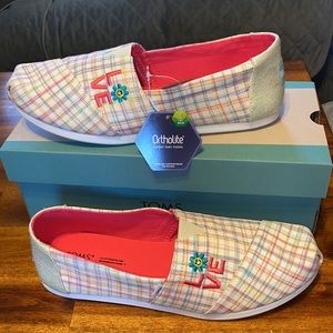 Toms | NWT NIB | Alpargata Natural Summer Plaid / Love